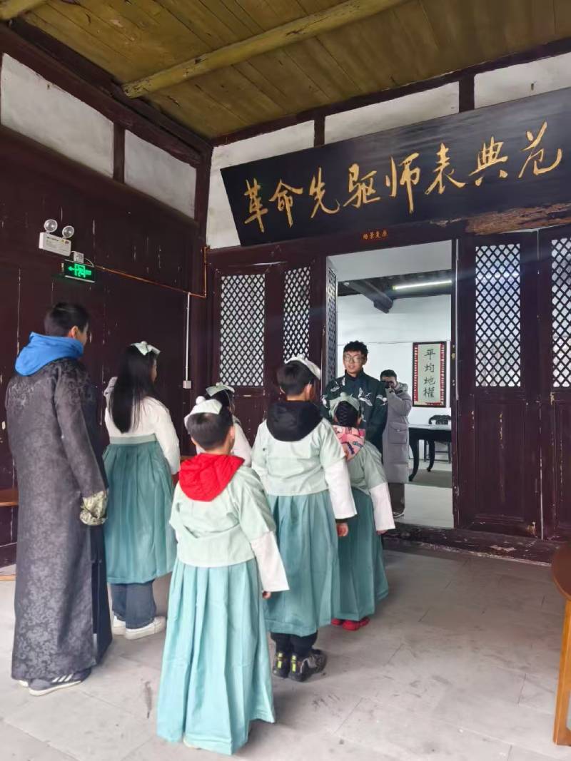 甘孜景区文学经典改编剧本游